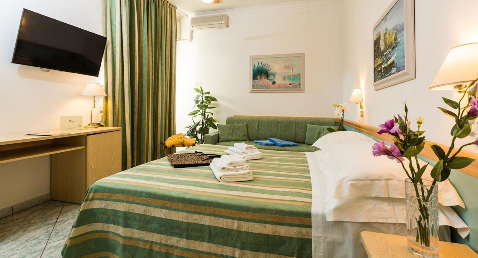 Hotel Bamby Cervia Exterior photo